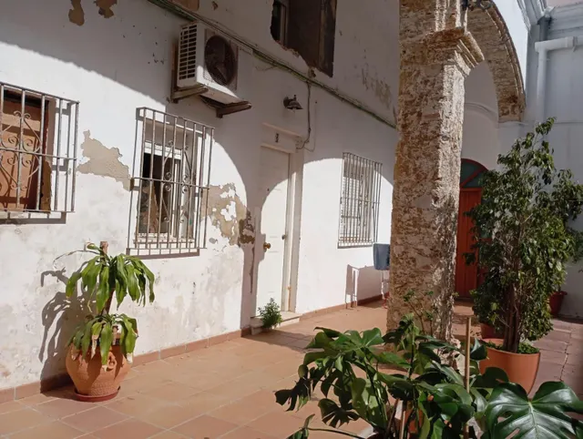 Casa baja en Puerto Real Centro. Construye tu hogar a medida