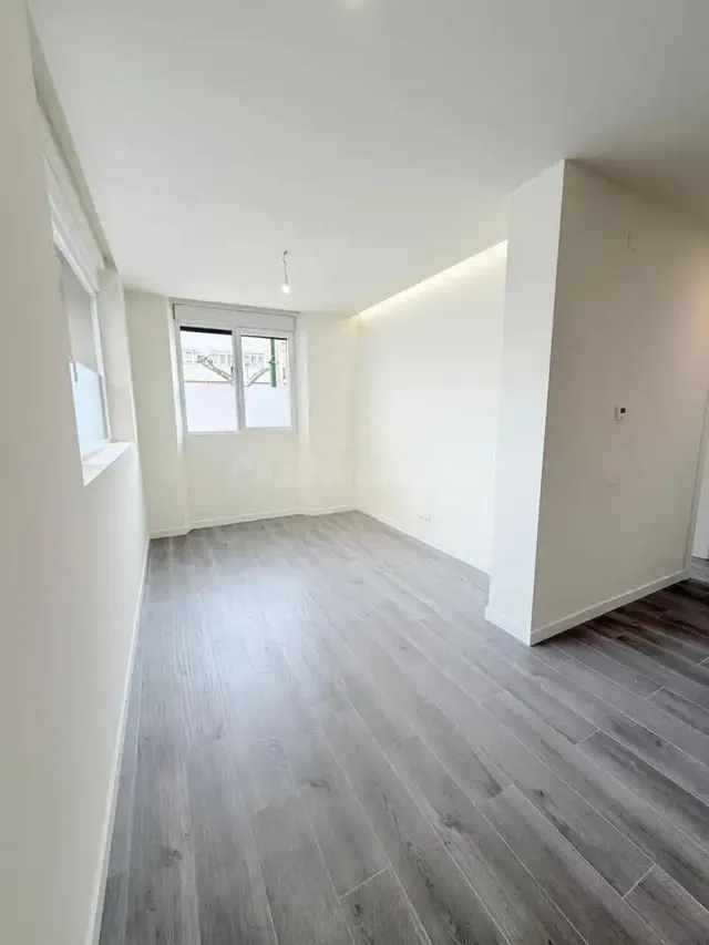 Piso Reformado a Estrenar en el Corazón de Burgos por 229.00 - foto 5