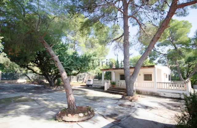 Ref. 04405.- EXCLUSIVA.- Chalet independiente con piscina en Urb. Camp Llíria. — 5