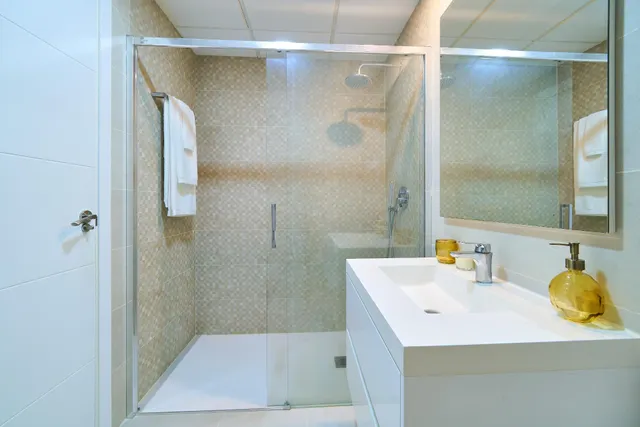 Elegante apartamento con jardín — 18