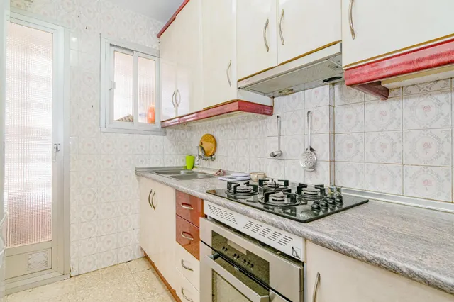 Piso exterior en zona cervantes, Granada, 8ª planta, muy luminoso, 87 m2, 3 dormitorios, vistas despejadas. — 22