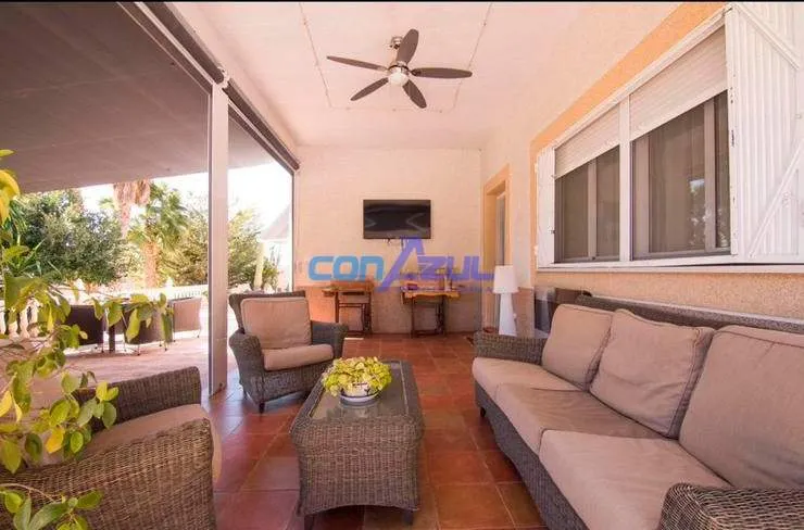 CHALET  A  UN PASO DE ELCHE, PLAYAS Y AEROPUERTO