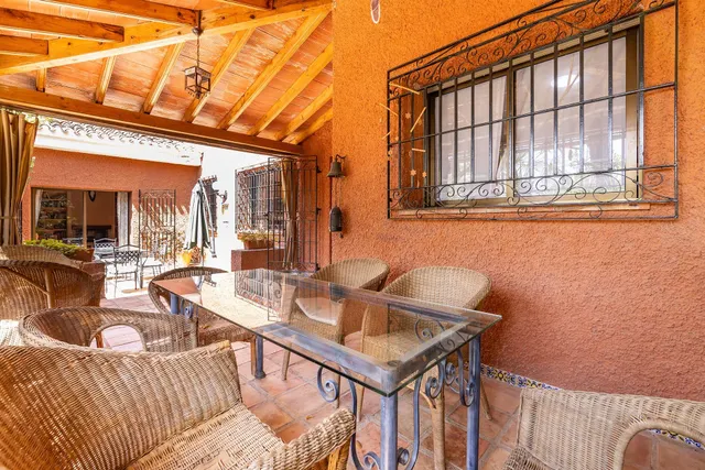 CHALET EN LOS DOLORES — 24