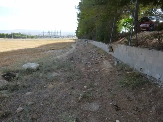 PARCELA JUNTO EL CASCO URBANO — 3