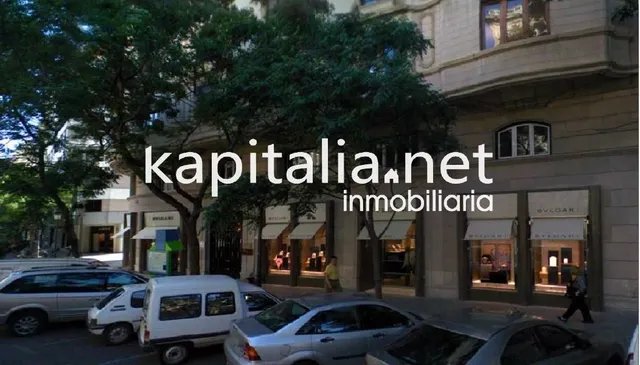 Local comercial en alquiler en el centro en Valencia (Valencia) — 32