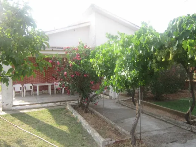 SE VENDE AMPLIA CASA EN GRAJAL DE LA RIBERA.7 HAB., SALÓN, C