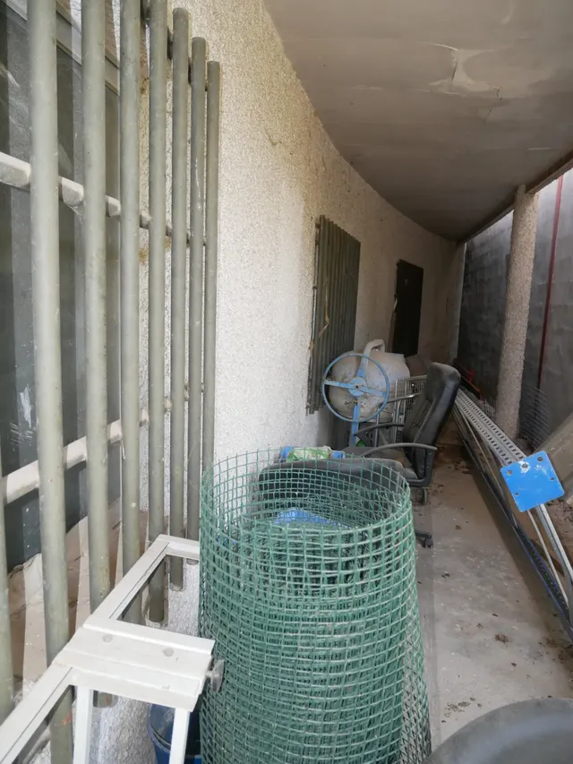 Se venden naves con parcela de 2.868 m2 en Senda De los Garres — 48