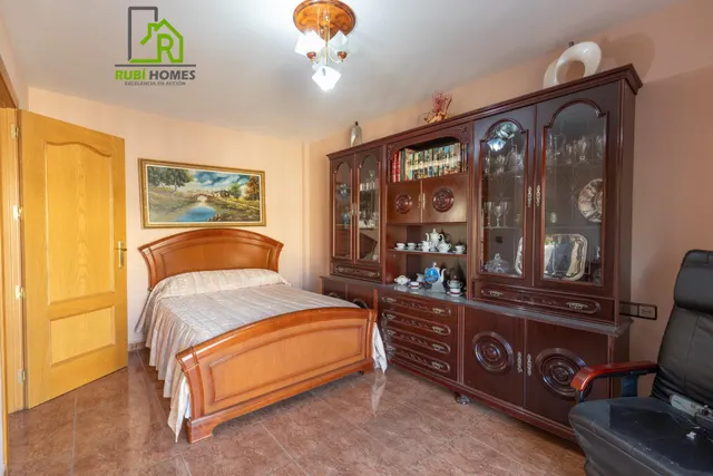 Casa independiente a 5 minutos de Granada en buen estado para entrar a vivir — 37