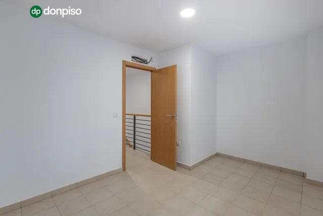 LUMINOSO DÚPLEX EN LÁCHAR — 14