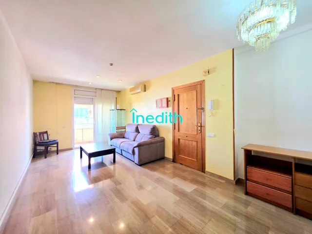 Bonito piso ático dúplex en centro cubelles con terraza - foto 3