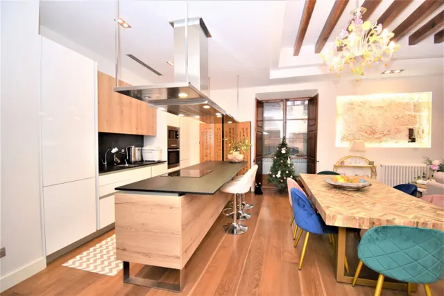 PISO EN VENTA CON PLAZA DE GARAJE JUNTO A LA CATEDRAL — 27