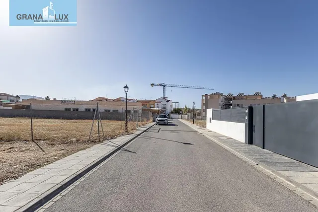 Solar de 1.175 m2 en Ogijares — 10