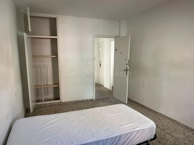 OPORTUNIDAD EN ALQUILER DE PISO DE 3 DORMITORIOS - foto 5