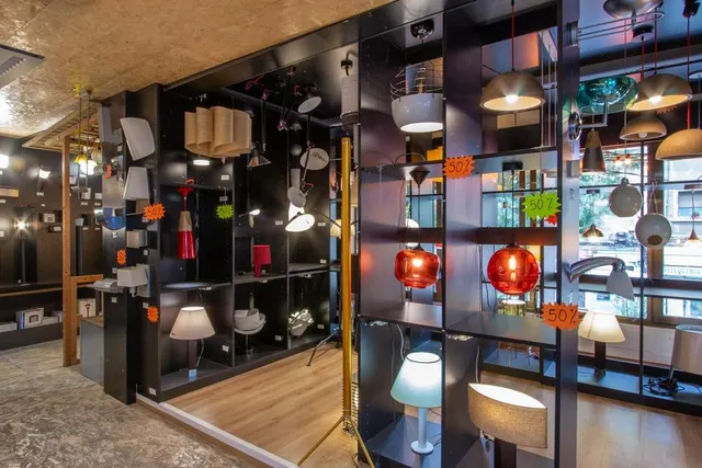 SE VENDE TIENDA DE iluminación EN PLENO RENDIMIENTO POR JUBILACION — 3