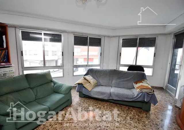 ¡OPORTUNIDAD DE INVERSIÓN! EDIFICIO DE CINCO ALTURAS CON LOC - foto 4