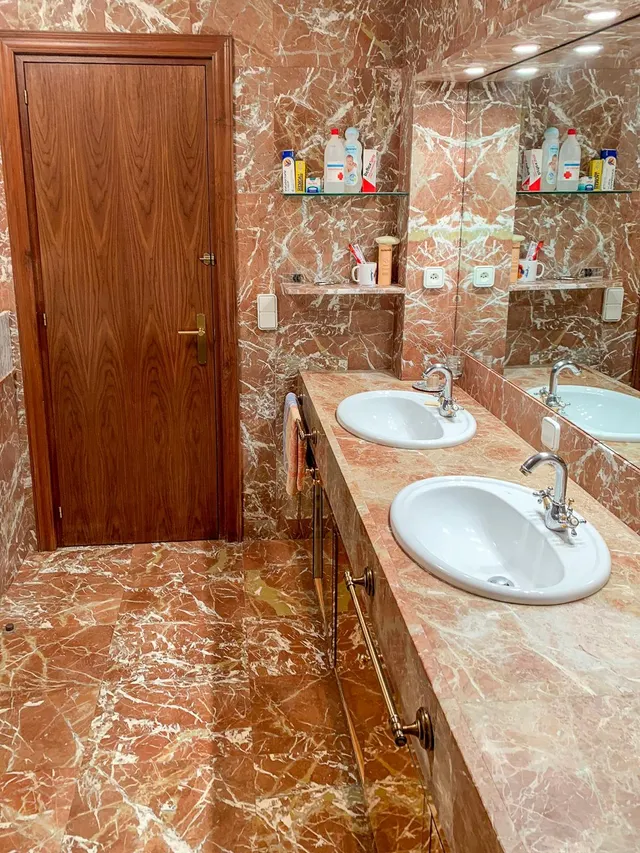 Finca rústica singular en parcela de 2.296 m2 con piscina, amplio garaje y pista de tenis. — 18