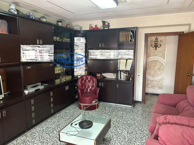 Gran vivienda señorial, centro tradicional con 242 m2. — 8
