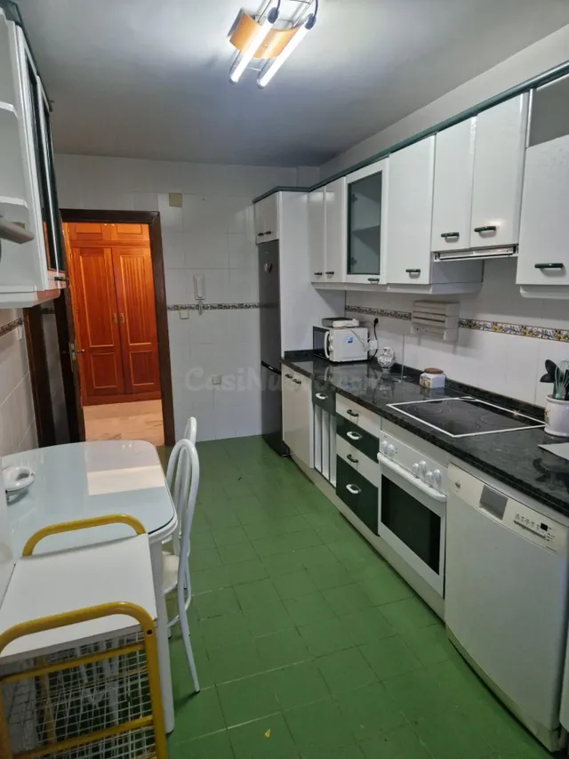 BONITO PISO 4 DORMITORIOS CERCA DE CARLOS HAYA - foto 3