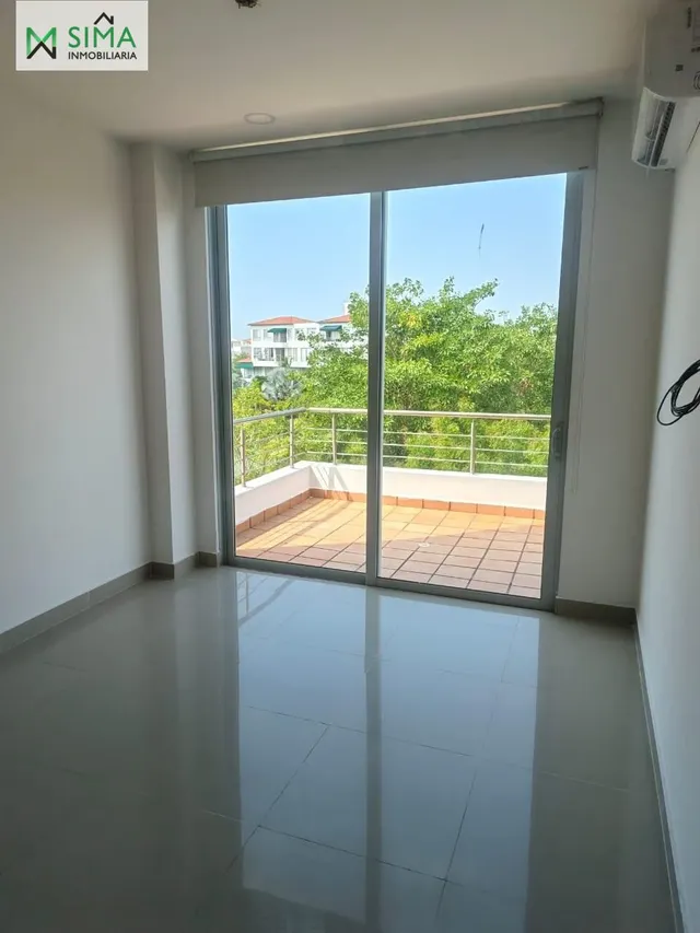Piso 3 habitaciones 160m² en alquiler - Zona norte — 35