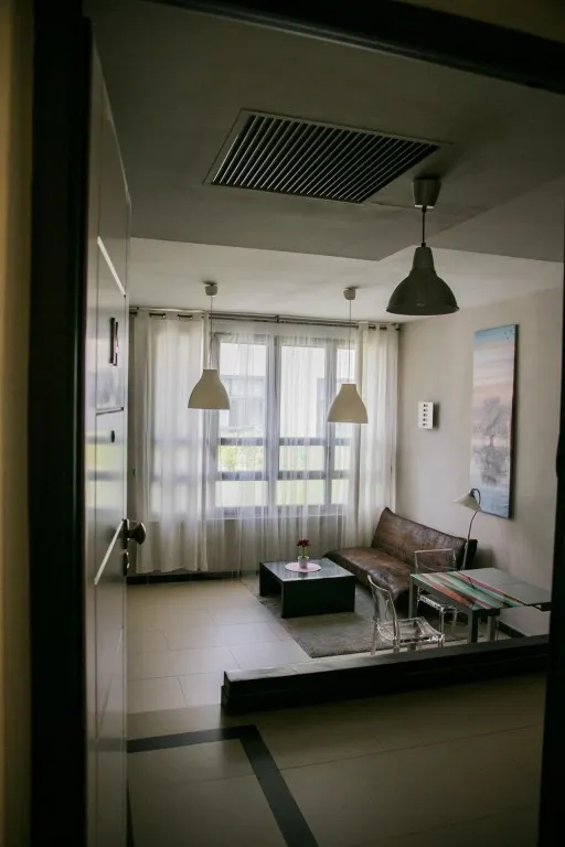 Oficina tipo loft con garaje y piscina en santa leonor — 4