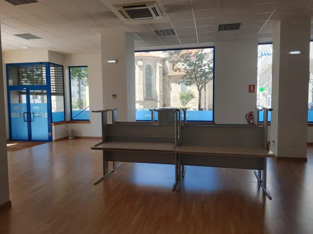 Local comercial 389m² en venta - Santa Margarita-Los Puentes — 19
