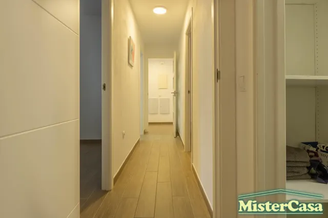 EXCLUSIVA!! Piso 3 dormitorios , 2 baños ,garaje y trastero . Gran patio  y piscina comunitaria . ROTA — 16