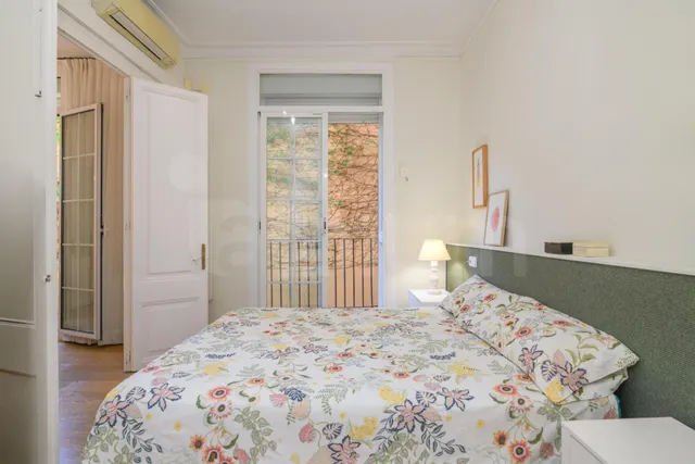Vivienda con balcón y ascensor en pleno corazón del Gòtic — 12