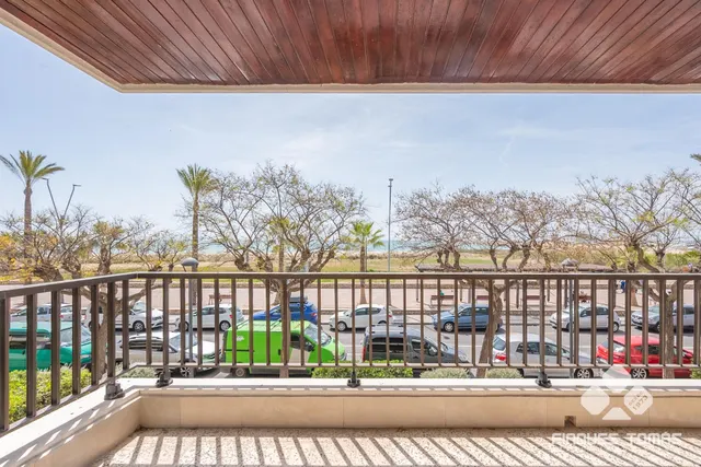 Piso reformado en primera línea en Segur de Calafell - foto 2