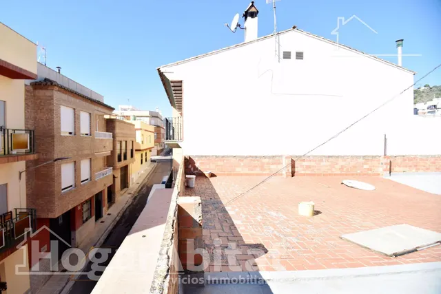 Gran casa con terraza y trastero — 31