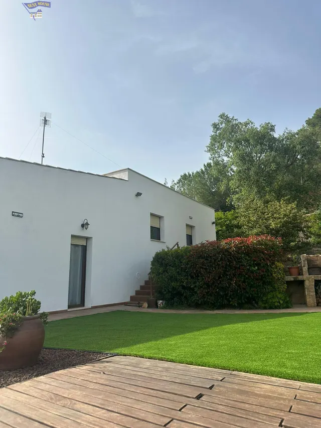 EXCLUSIVA VILLA DE DISEÑO CON PISCINA PRIVADA, VISTAS PANORÁMICAS Y 1.760 M2 DE PARCELA — 17