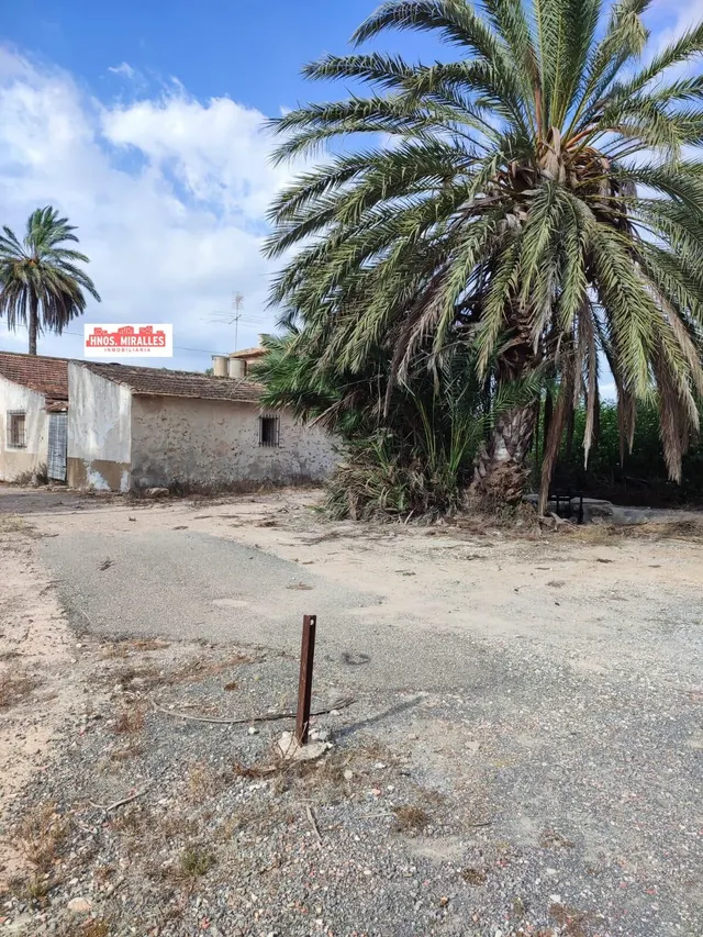 Se vende casa con Terreno en La Marina — 2