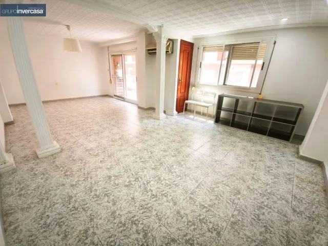 Piso con terraza de 10m2 situado en zona El Carmen / Hospita - foto 3