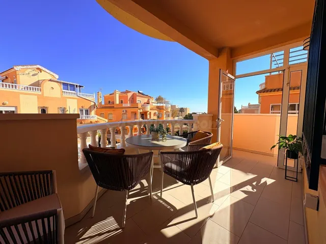 Elegante dúplex con vistas al mar en Lomas de Cabo Roig - foto 4