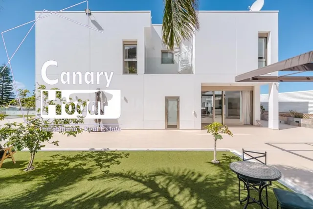VILLA DE LUJO MUY ESPACIOSA DE 5 DORMITORIOS EN VENTA EN ROQ - foto 2