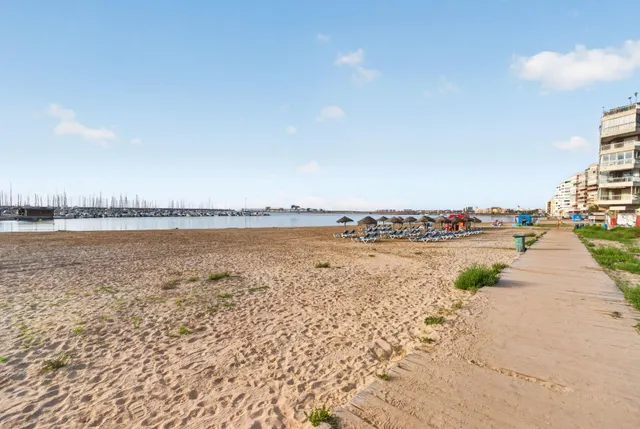 Amplio apartamento de 4 dormitorios a pocos pasos de la Playa del Acequión, Torrevieja — 29