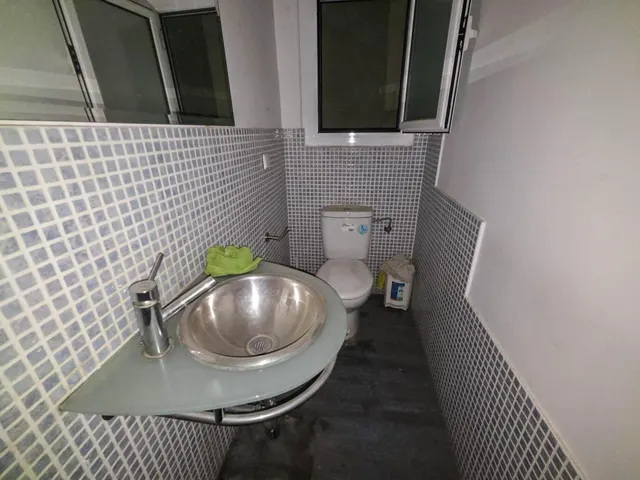 Edificio de tres plantas en alquiler en Barberá del Vallés — 5