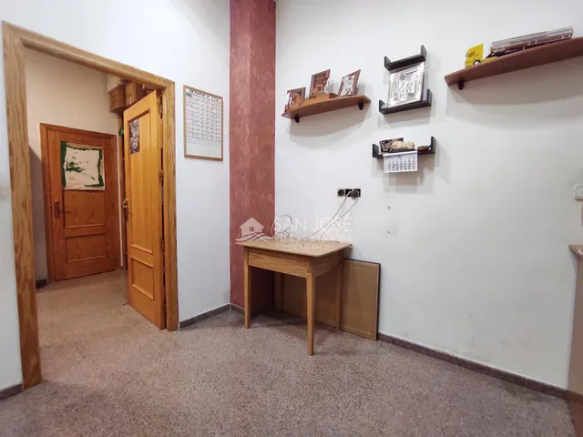 SE ALQUILA LOCAL COMERCIAL MULTIFUNCIONAL CON COCINA, ASEO y HABITACIÓN. — 6