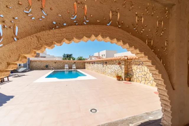CHALET independiente con piscina privada y parcela segregable de 809 m2 en Torreta Florida — 28