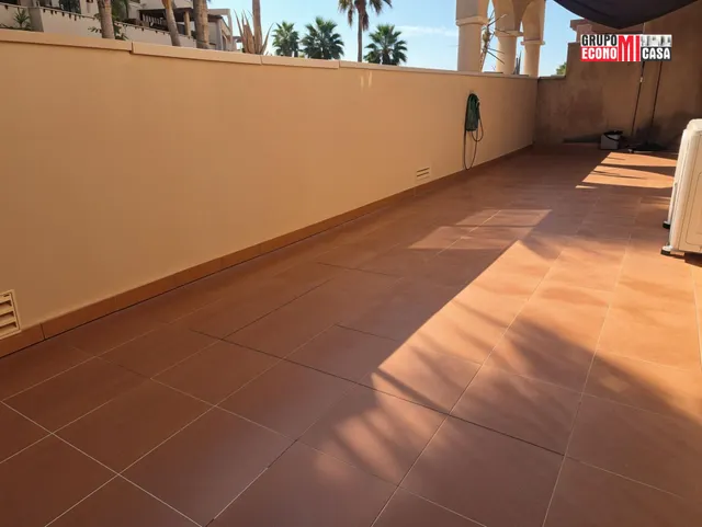 ¡Oportunidad en Águilas. Murcia! 2 dormitorios, gran terraza, piscina  comunitaria y garaje. — 6