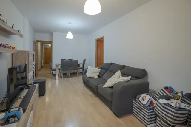 Una vivienda ideal con 2 dormitorios tanto para vivir con total comodidad en planta baja y sin barreras como para inversión segura. ¡Lista para entrar a disfrutar! En Churriana de la Vega. — 20