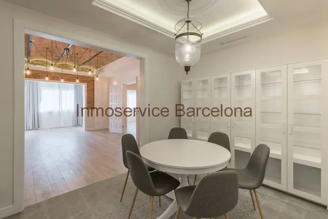 ESPECTACULAR PISO EN EL CENTRO DE BARCELONA — 4
