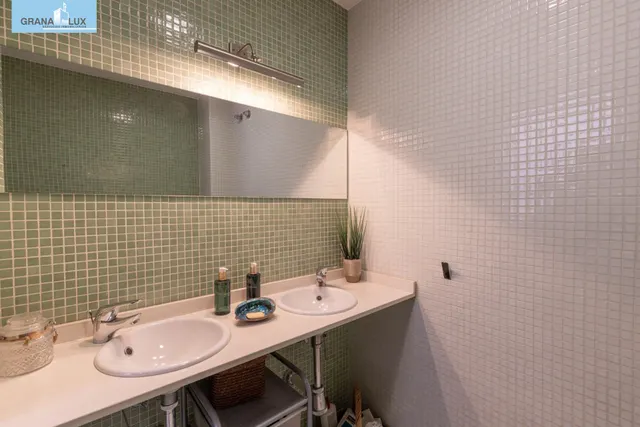 Espacio, confort y calidad: magnífica vivienda unifamiliar adosada — 42