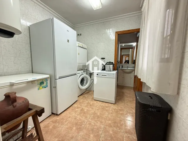 Espectacular casa pareada reformada en san vicente del raspeig: 142m2, 5 dormitorios, patio y terraza con solárium — 28