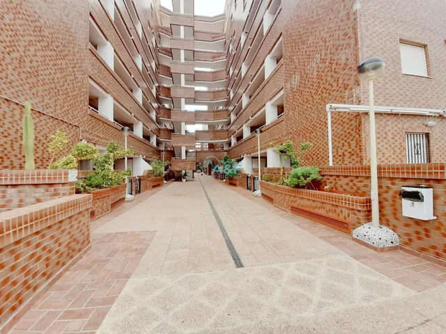 Estupendo apartamento en alquiler en el Edificio Costa Marfi - foto 3