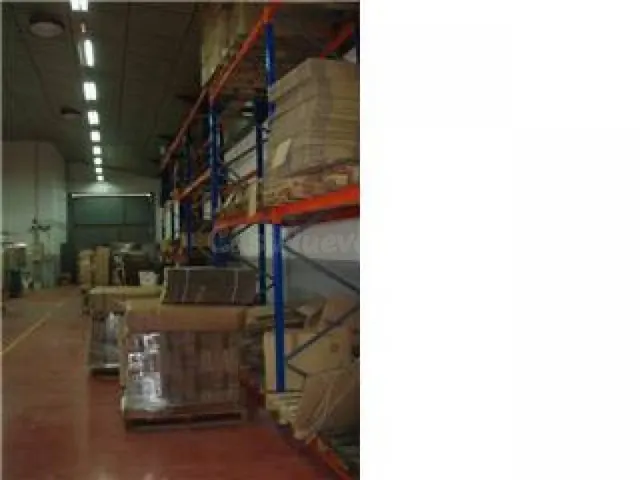 Nave industrial 1000m² en venta - POLIGONO FAIMA - foto 4
