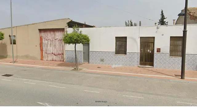Parcela urbana en la avenida principal de Formentera del Segura — 5