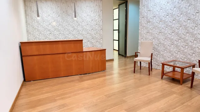 Amplio local comercial de 250 m2 acondicionado como oficinas - foto 4