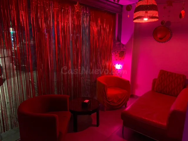 TRASPASO DE LOCAL CON LICENCIA DE BAR – CENTRO DE TORREMOLIN - foto 4