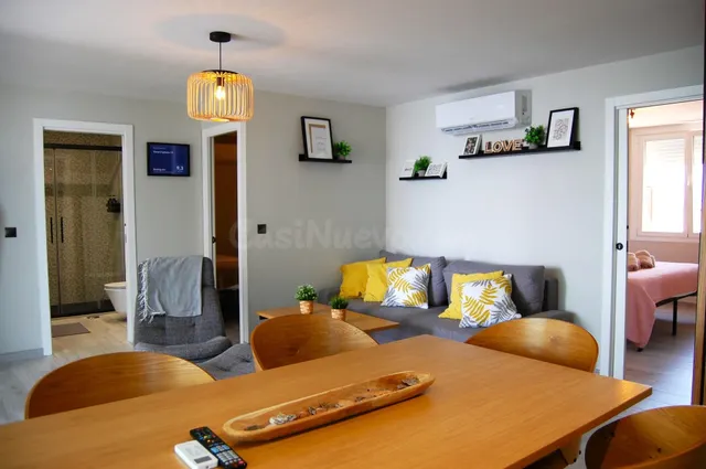 PISO EN VENTA EN FUENGIROLA, FRENTE AL PUERTO DEPORTIVO — 5