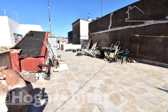MAGNÍFICA CASA LUMINOSA CON DOS BALCONES Y GRAN TERRAZA — 23